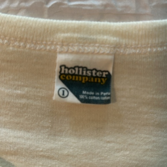 Hollister half button T-shirt - Picture 5 of 5